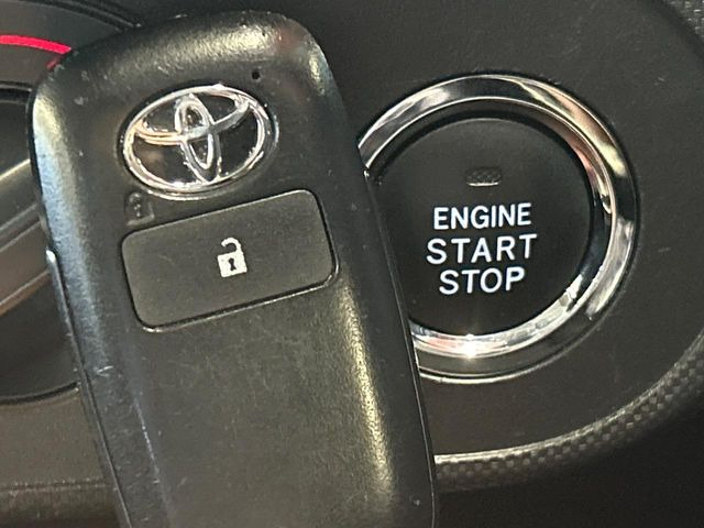 �y�X�}�[�g�L�[�z�J�o����|�P�b�g�ɓ��ꂽ�܂܂ł��h�A�̎{���E�������\�ȃX�}�[�g�L�[�𑕔��B�G���W���̃I���E�I�t�����J�M�����o���K�v����������Ƃ��Ă��֗��ł���