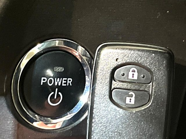 �y�X�}�[�g�L�[�z�J�o����|�P�b�g�ɓ��ꂽ�܂܂ł��h�A�̎{���E�������\�ȃX�}�[�g�L�[�𑕔��B�G���W���̃I���E�I�t�����J�M�����o���K�v����������Ƃ��Ă��֗��ł���