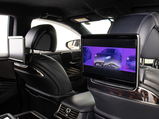 人気装備のリアエンターシステムを装着!ワイド画面のモニター搭載!!さらにマークレビンソンプレミアムオーディオ、DVD機能もセットオプションにて完備しております。