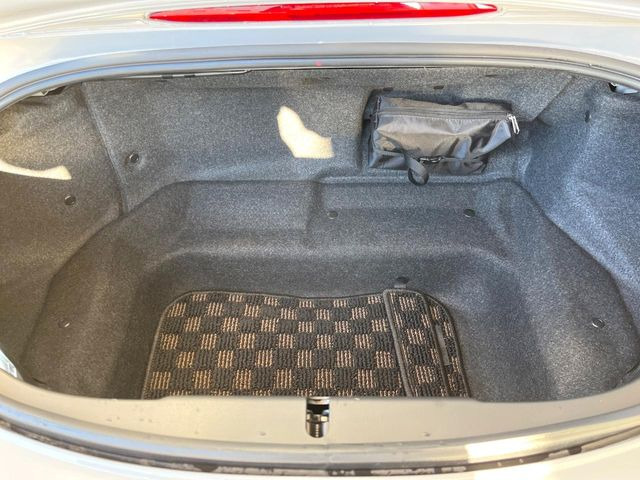 ���i�̂���������ʋ΁A���}���ɏ\���ȉ׎��X�y�[�X���m�ۂ��Ă���܂��B