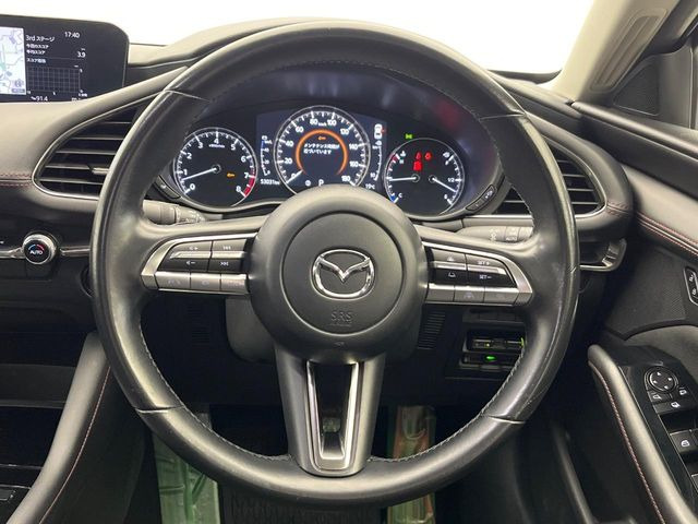 �y�����v�����X�e�A�����O�z�㎿�Ȋv���g�p���邱�ƂŁA��ɂ����������݂ƂĂ��^�]���₷���n���h���ł���