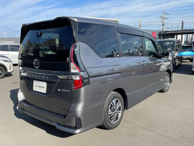 セレナ1.2 e-POWER ハイウェイスターV