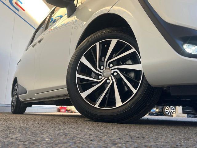 �y15�C���`�A���~�z�C�[���z�O�ςɃ}�b�`�����A���~�z�C�[���𑕒����Ă���܂��B�e��A���~�z�C�[����A�X�^�b�h���X�^�C�����戵�����Ă���܂��B���񂲑��k����������