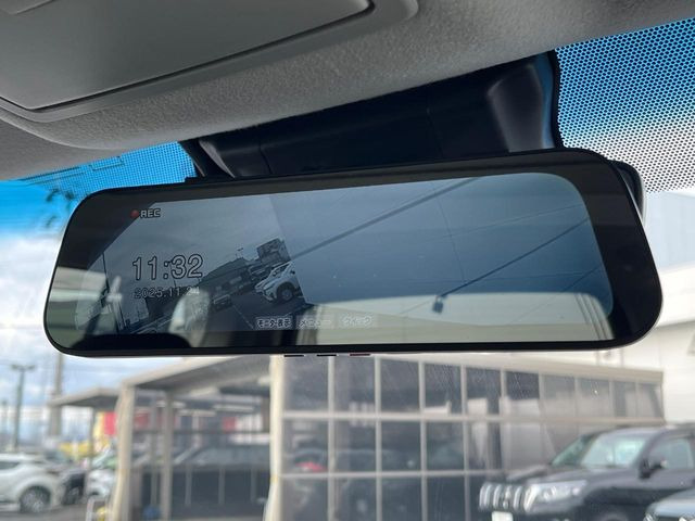 �y�f�W�^���C���i�[�~���[�z��Ȃ̑傫�ȉו��⓯��҂Ō�����m�F���Â炢���ł����S!�J�������B�e�����ԗ�����̉f�������[���~���[���ɕ\���B�N���A�Ȏ��E�ŏ󋵂̊m�F���\�ł�!