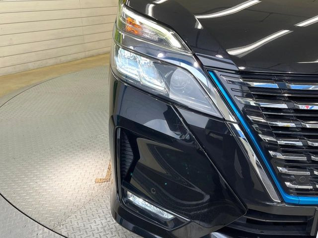 �yLED�w�b�h���C�g�z���V����ԑ��s�����ǍD�Ȏ��E���m�ۂ����S���ĉ^�]�ł��鍂�P�xLED�w�b�h���C�g�𑕔�!�_�����x�������A����d�͂��}�����Ă��܂��B