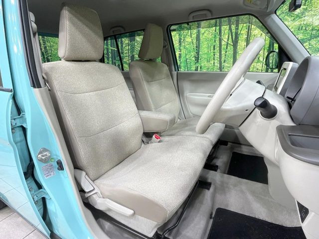 運転席シート廻りは使用感も少なく、良好な状態となっています。丁寧に使われていたことがよくわかりますね。