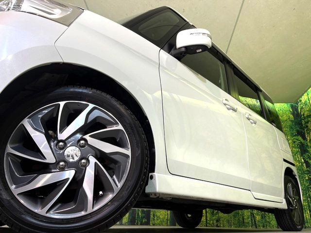 �y����15�C���`�A���~�z�C�[���z�O�ςɃ}�b�`���������A���~�z�C�[���𑕒����Ă���܂��B�e��ЊO�A���~�z�C�[����A�X�^�b�h���X�^�C�����戵�����Ă���܂��B���񂲑��k����������