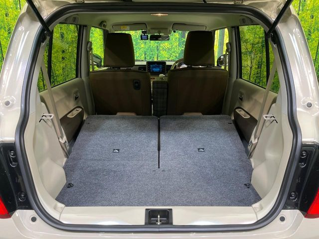 ���i�̂���������ʋ΁A���}���ɏ\���ȉ׎��X�y�[�X���m�ۂ��Ă���܂��B�Z�J���h�V�[�g��|���ƁA�傫�ȉו��̐ύڂ��\�ł���