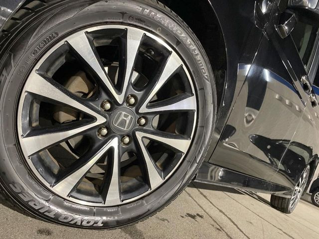 �y����17�C���`�A���~�z�C�[���z�O�ςɃ}�b�`���������A���~�z�C�[���𑕒����Ă���܂��B�e��ЊO�A���~�z�C�[����A�X�^�b�h���X�^�C�����戵�����Ă���܂��B���񂲑��k����������