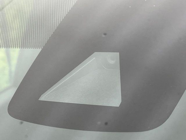 �y�g���^�Z�[�t�e�B�Z���X�z���s���ɑO���̎ԗ�����F�����A�Փ˂������Ȏ��͌x��ƃu���[�L�ŏՓˉ���Ɣ�Q�y�����A�V�X�g�B�����S�Ƀh���C�u�����y���݂��������܂��B