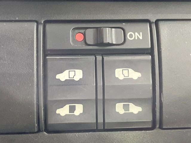 �y�����p���[�X���C�h�h�A�z�X�}�[�g�L�[��^�]�Ȃ̃X�C�b�`�Ō�ȗ����X���C�h�h�A�̊J���\���d��������͂����ăh�A���J����K�v�������A�����Ȃ��q�l�ł��ȒP�ɊJ���߂ł����K�ł���