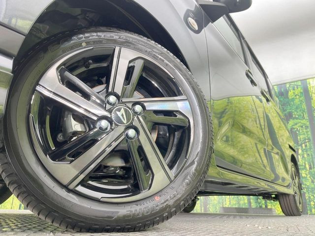 �y�����A���~�z�C�[���z�O�ςɃ}�b�`���������A���~�z�C�[���𑕒����Ă���܂��B�e��ЊO�A���~�z�C�[����A�X�^�b�h���X�^�C�����戵�����Ă���܂��B���񂲑��k����������