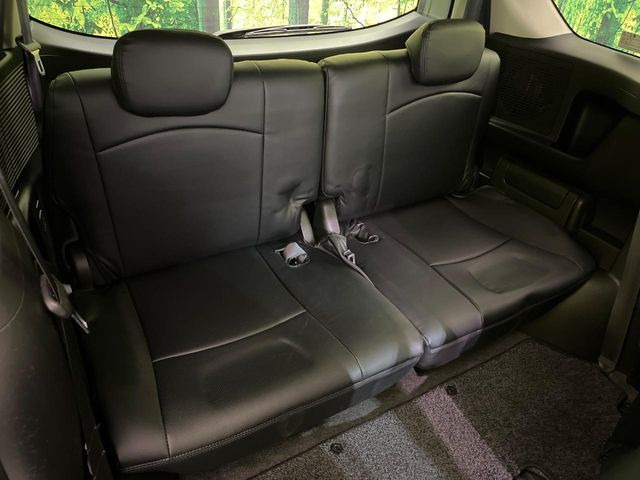 ���i�̂���������ʋ΁A���}���ɏ\���ȉ׎��X�y�[�X���m�ۂ��Ă���܂��B�Z�J���h�V�[�g��|���ƁA�傫�ȉו��̐ύڂ��\�ł���