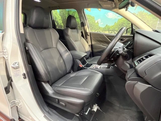 �y���烌�U�[�V�[�g�z����̂ӂ���肪�e�ՂŃ����e�i���X�����ȒP�ȁA�@�\���ɗD��鍇����v���̗p�����㎿�ȃV�[�g�ł��B�S�n�ǂ��ԓ���Ԃ����o���Ă���܂��B