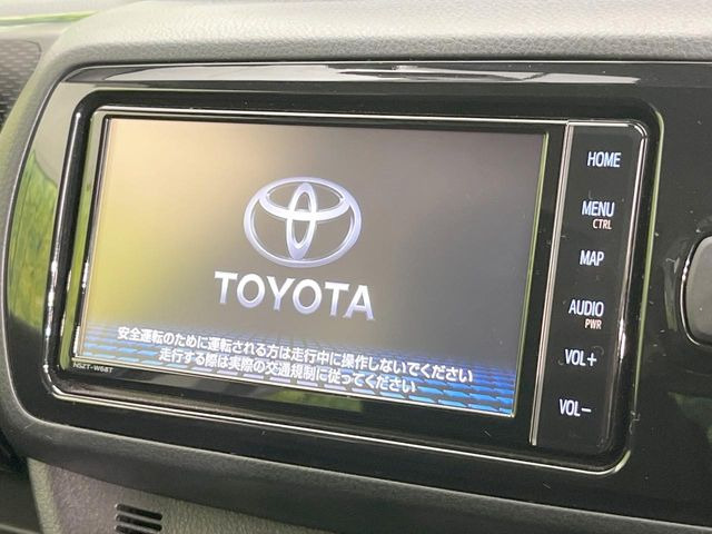 �y�����i�r�z�l�C�̏����i�r�𑕔����Ă���܂��B�i�r�̎g���₷���͂������A�I�[�f�B�I�@�\���[��!�L�����v�◷�s�͂������A�ʋ΂┃�����ȂǕ��i�̃h���C�u���y�����Ȃ�͂���