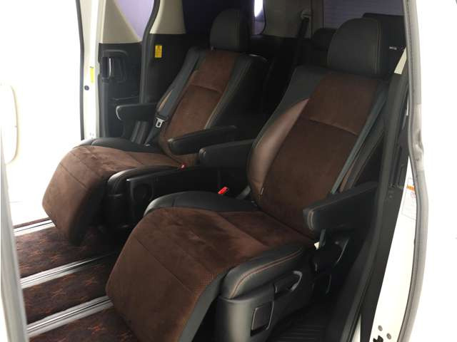 �y���ʎd�l�Ԍ���z�n�[�t���U�[�V�[�g!�{�v&�u���b�N�l�H��v�ƃA���J���^�[���V�[�g���~�b�N�X���ꂽ�n�[�t���U�[�V�[�g�ł��B�������ȐF�̑g�ݍ��킹�ō������̂���ԓ���Ԃ��L�����Ă���܂��B