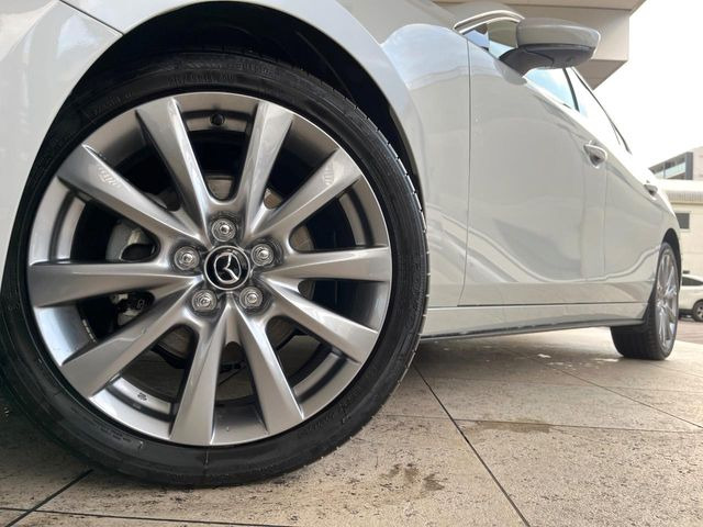 �y����18�C���`�A���~�z�C�[���z�O�ςɃ}�b�`���������A���~�z�C�[���𑕒����Ă���܂��B�e��ЊO�A���~�z�C�[����A�X�^�b�h���X�^�C�����戵�����Ă���܂��B���񂲑��k����������