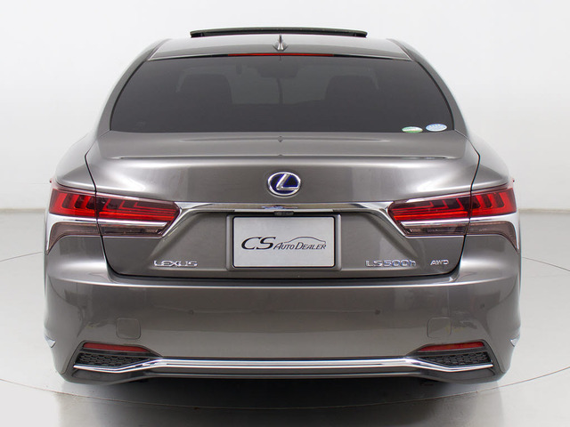 ★クリアランスソナー(前後コーナーセンサー)が付いています!フロント&リアにセンサーがあり、障害物に近づくと警告音が鳴り、更にはマルチ画面上にも表示されます!すごく便利な人気装備です!!