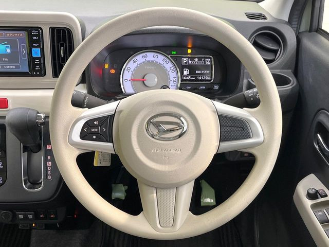 ステアリングも使用感が少なく、きれいな状態となっております♪