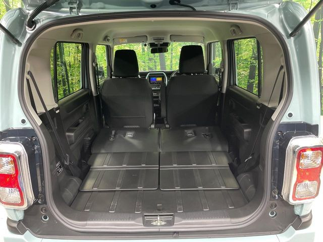 ���i�̂���������ʋ΁A���}���ɏ\���ȉ׎��X�y�[�X���m�ۂ��Ă���܂��B�Z�J���h�V�[�g��|���ƁA�傫�ȉו��̐ύڂ��\�ł���