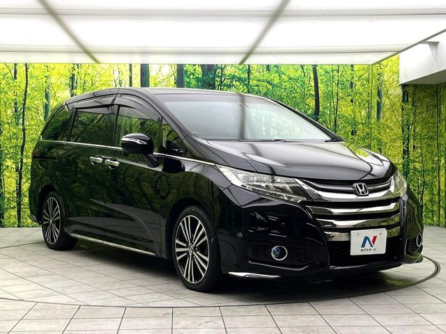 高透明度のガラス皮膜で撥水はもちろん、上質なツヤ・光沢を実現。紫外線や酸性雨から大切な愛車を保護し、色あせ・劣化を防止。「弾スプラッシュコート」、「弾プリミッサコート」からお選びいただけます。