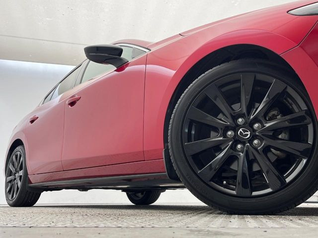 �y����18�C���`�A���~�z�C�[���z�O�ςɃ}�b�`���������A���~�z�C�[���𑕒����Ă���܂��B�e��ЊO�A���~�z�C�[����A�X�^�b�h���X�^�C�����戵�����Ă���܂��B���񂲑��k����������