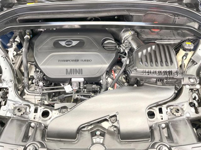 ●当店では、各メーカーの専用診断テスターを導入。国家資格を持つテクニカルスタッフも常駐しておりますので、万が一の際にも安心してご利用いただけます。