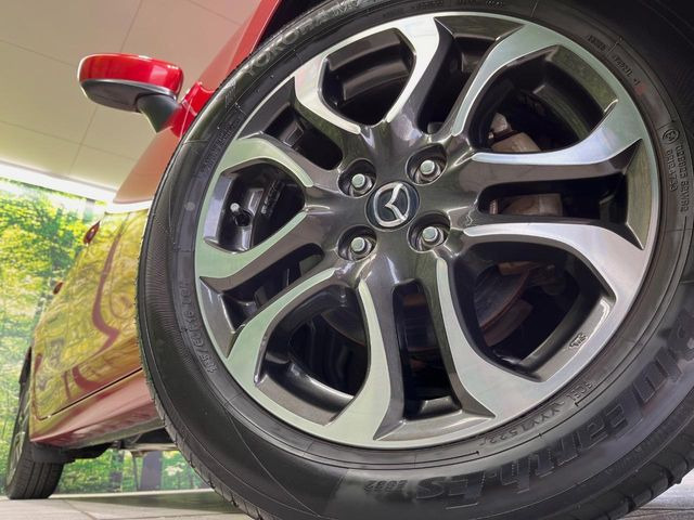 �y����16�C���`�A���~�z�C�[���z�O�ςɃ}�b�`���������A���~�z�C�[���𑕒����Ă���܂��B�e��ЊO�A���~�z�C�[����A�X�^�b�h���X�^�C�����戵�����Ă���܂��B���񂲑��k����������