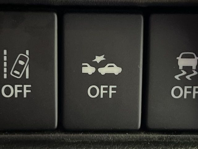 �y�X�Y�L �Z�[�t�e�B�T�|�[�g�z���s���ɑO���̎ԗ�����F�����A�Փ˂������Ȏ��͌x��ƃu���[�L�ŏՓˉ���Ɣ�Q�y�����A�V�X�g�B�����S�Ƀh���C�u�����y���݂��������܂��B