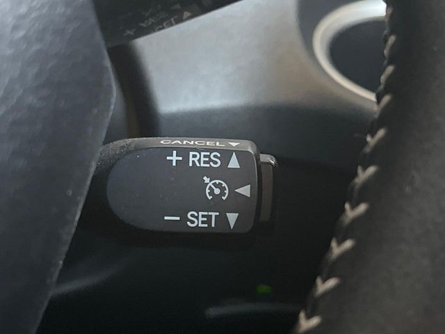 �y�N���[�Y�R���g���[���z�������H�����N���N���s�B�A�N�Z���𗣂��Ă���葬�x�ő��s���ł��A�������^�]���̕��S���y��!�����E�������ȒP�ȃX�C�b�`����Œ����ł��܂��B