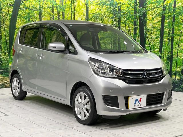 高透明度のガラス皮膜で撥水はもちろん、上質なツヤ・光沢を実現。紫外線や酸性雨から大切な愛車を保護し、色あせ・劣化を防止。「弾スプラッシュコート」、「弾プリミッサコート」からお選びいただけます。