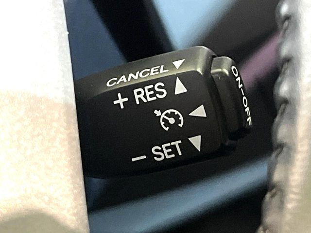 �y�N���[�Y�R���g���[���z�������H�����N���N���s�B�A�N�Z���𗣂��Ă���葬�x�ő��s���ł��A�������^�]���̕��S���y��!�����E�������ȒP�ȃX�C�b�`����Œ����ł��܂��B