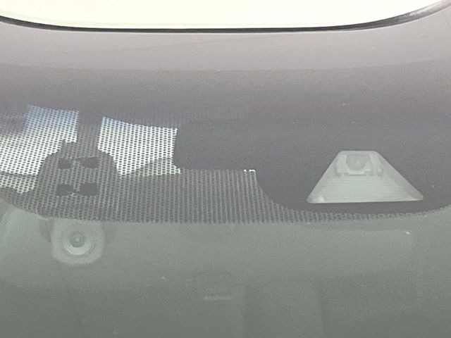 �y�z���_�Z���V���O�z���s���ɑO���̎ԗ�����F�����A�Փ˂������Ȏ��͌x��ƃu���[�L�ŏՓˉ���Ɣ�Q�y�����A�V�X�g�B�����S�Ƀh���C�u�����y���݂��������܂��B