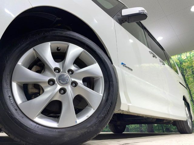 �y����16�C���`�A���~�z�C�[���z�O�ςɃ}�b�`���������A���~�z�C�[���𑕒����Ă���܂��B�e��ЊO�A���~�z�C�[����A�X�^�b�h���X�^�C�����戵�����Ă���܂��B���񂲑��k����������