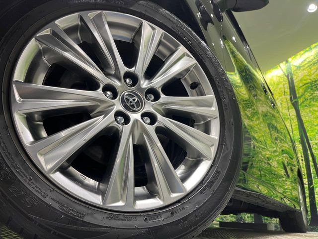 �y����18�C���`�A���~�z�C�[���z�O�ςɃ}�b�`���������A���~�z�C�[���𑕒����Ă���܂��B�e��ЊO�A���~�z�C�[����A�X�^�b�h���X�^�C�����戵�����Ă���܂��B���񂲑��k����������