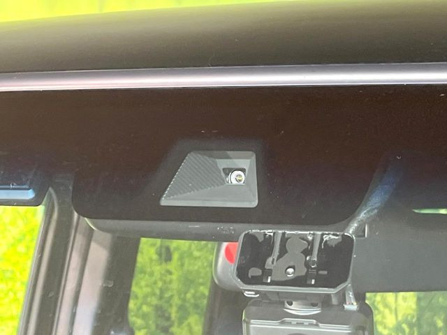 �y�z���_�Z���V���O�z���s���ɑO���̎ԗ�����F�����A�Փ˂������Ȏ��͌x��ƃu���[�L�ŏՓˉ���Ɣ�Q�y�����A�V�X�g�B�����S�Ƀh���C�u�����y���݂��������܂��B