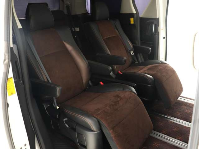 �y���ʎd�l�Ԍ���z�n�[�t���U�[�V�[�g!�{�v&�u���b�N�l�H��v�ƃA���J���^�[���V�[�g���~�b�N�X���ꂽ�n�[�t���U�[�V�[�g�ł��B�������ȐF�̑g�ݍ��킹�ō������̂���ԓ���Ԃ��L�����Ă���܂��B