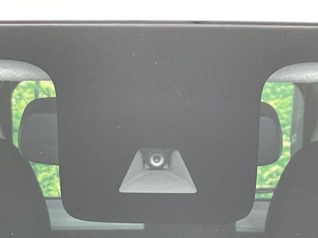 �y�G�}�[�W�F���V�[�u���[�L�z���s���ɑO���̎ԗ�����F�����A�Փ˂������Ȏ��͌x��ƃu���[�L�ŏՓˉ���Ɣ�Q�y�����A�V�X�g�B�����S�Ƀh���C�u�����y���݂��������܂��B