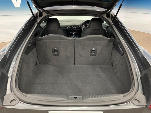 ●トランクルーム:趣味が広がる収容スペース!これだけの広さがあればお買い物やレジャーなどにも最適です!使用感も少なくきれいな状態を維持しております。