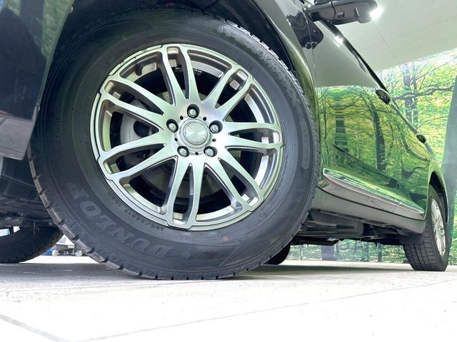【17インチアルミホイール】外観にマッチしたアルミホイールを装着しております。各種アルミホイールや、スタッドレスタイヤも取扱いしております。是非ご相談ください♪