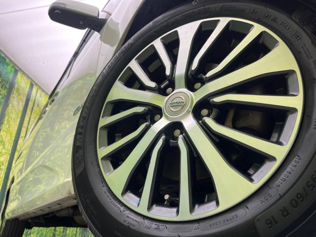 �y����1�C���`�A���~�z�C�[���z�O�ςɃ}�b�`���������A���~�z�C�[���𑕒����Ă���܂��B�e��ЊO�A���~�z�C�[����A�X�^�b�h���X�^�C�����戵�����Ă���܂��B���񂲑��k����������