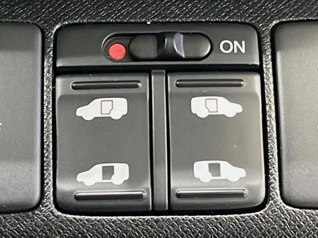 �y�����p���[�X���C�h�h�A�z�X�}�[�g�L�[��^�]�Ȃ̃X�C�b�`�Ō�ȗ����X���C�h�h�A�̊J���\���d��������͂����ăh�A���J����K�v�������A�����Ȃ��q�l�ł��ȒP�ɊJ���߂ł����K�ł���