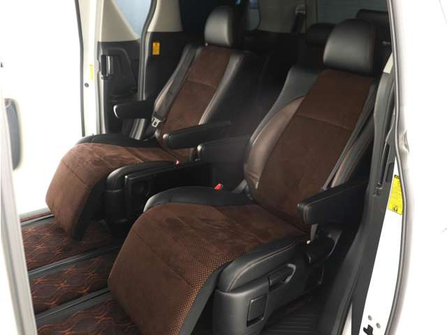 �y���ʎd�l�Ԍ���z�n�[�t���U�[�V�[�g!�{�v&�u���b�N�l�H��v�ƃA���J���^�[���V�[�g���~�b�N�X���ꂽ�n�[�t���U�[�V�[�g�ł��B�������ȐF�̑g�ݍ��킹�ō������̂���ԓ���Ԃ��L�����Ă���܂��B