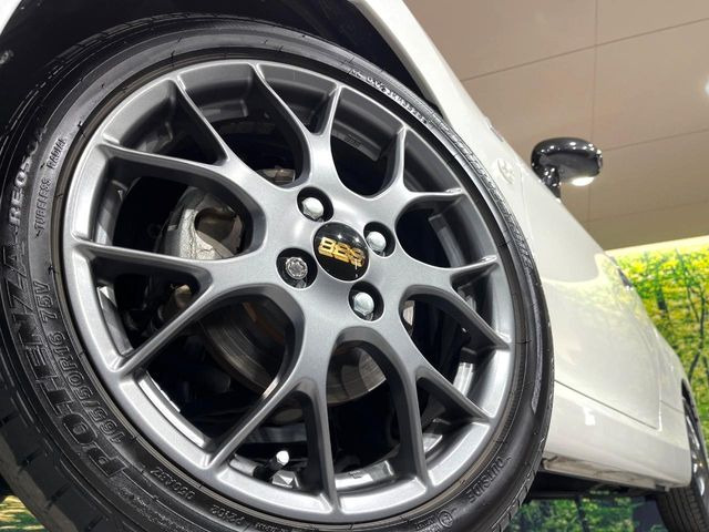 【アルミホイール】外観にマッチしたアルミホイールを装着しております。各種アルミホイールや、スタッドレスタイヤも取扱いしております。是非ご相談ください♪