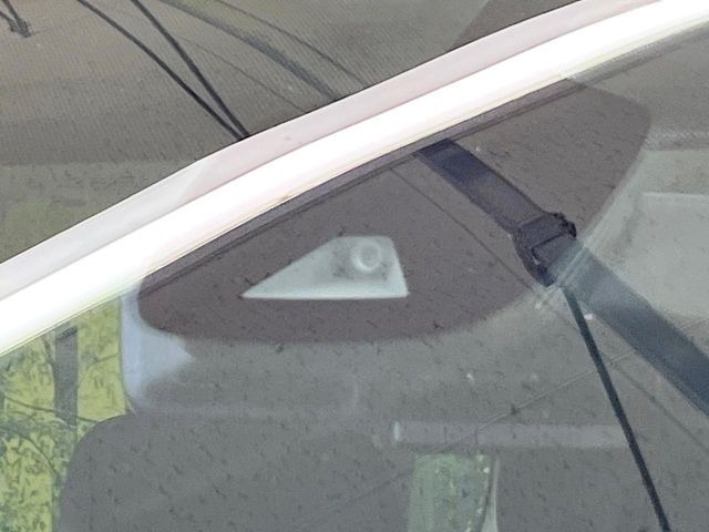 �y�G�}�[�W�F���V�[�u���[�L�z���s���ɑO���̎ԗ�����F�����A�Փ˂������Ȏ��͌x��ƃu���[�L�ŏՓˉ���Ɣ�Q�y�����A�V�X�g�B�����S�Ƀh���C�u�����y���݂��������܂��B