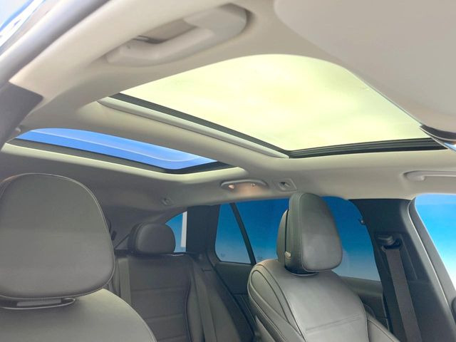 ���p�m���~�b�N�X���C�f�B���O���[�t::�唗�͂̃p�m���}���[�t�́A�㕔���Ȃɂ܂ő����Ă���A�J���I�ȋ�Ԃ����y���݂��������܂��B