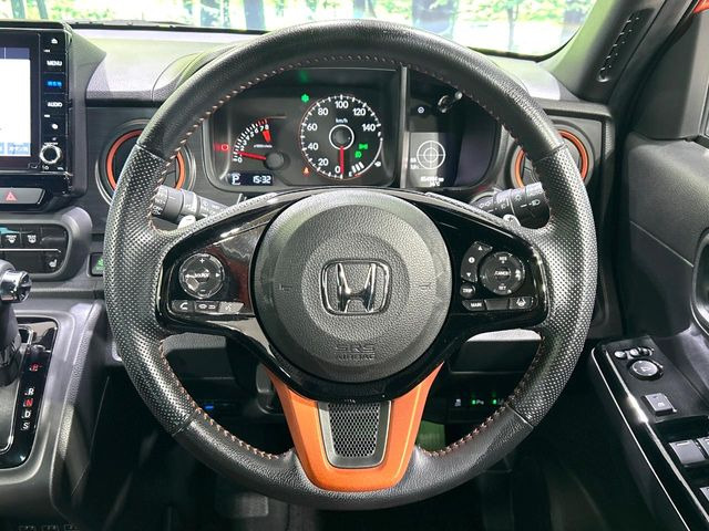 �y�����v�����X�e�A�����O�z�㎿�Ȋv���g�p���邱�ƂŁA��ɂ����������݂ƂĂ��^�]���₷���n���h���ł���