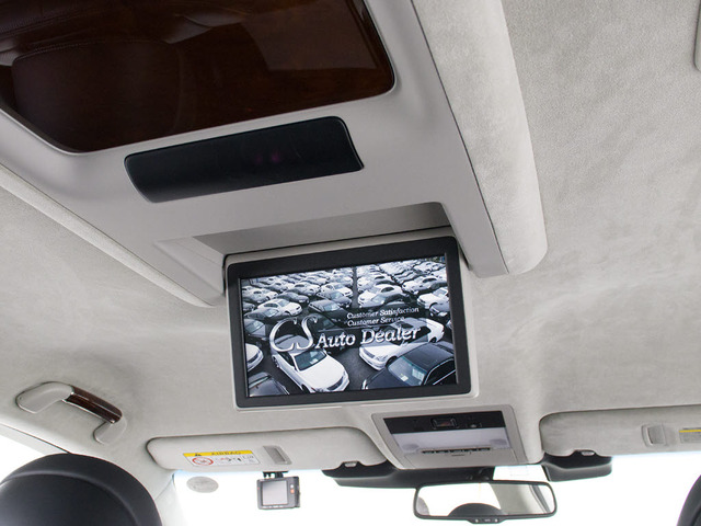 人気装備のリアエンターシステムを装着!ワイド画面のフリップダウンモニター搭載!!さらにマークレビンソンプレミアムオーディオ、DVD機能もセットオプションにて完備しております。