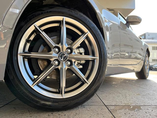 �y����16�C���`�A���~�z�C�[���z�O�ςɃ}�b�`���������A���~�z�C�[���𑕒����Ă���܂��B�e��ЊO�A���~�z�C�[����A�X�^�b�h���X�^�C�����戵�����Ă���܂��B���񂲑��k����������