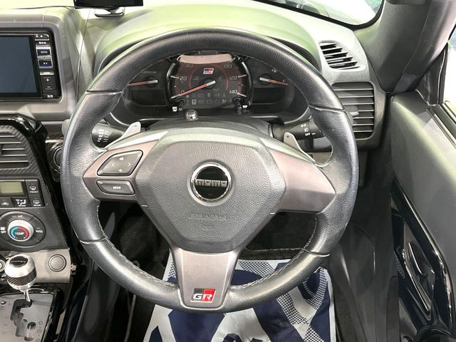 ステアリングも使用感が少なく、きれいな状態となっております♪